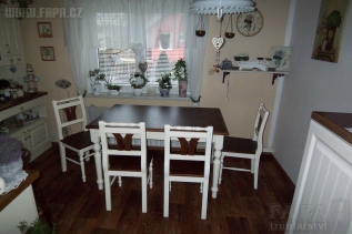 Jídelní sestava v barvě Provence 911123 - Příjemné posezení na nadčasovém dřevěném nábytku - stůl jídelní 6 židlí